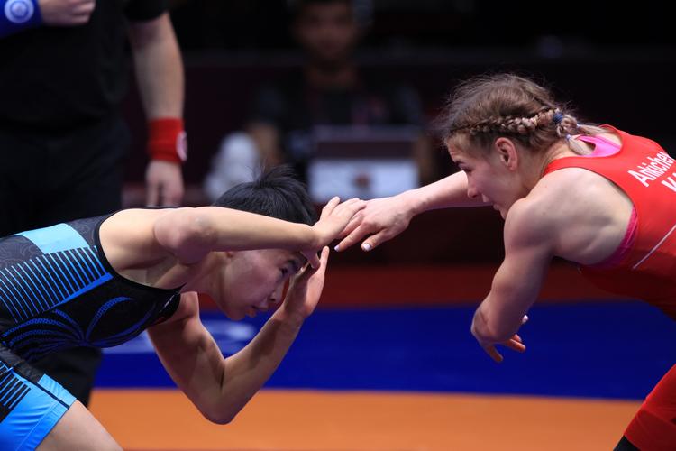 终极女子摔跤红包