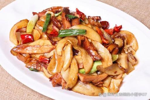 杏鲍菇炒鸡腿菇的简易做法