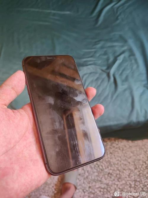 手机屏用不用贴膜