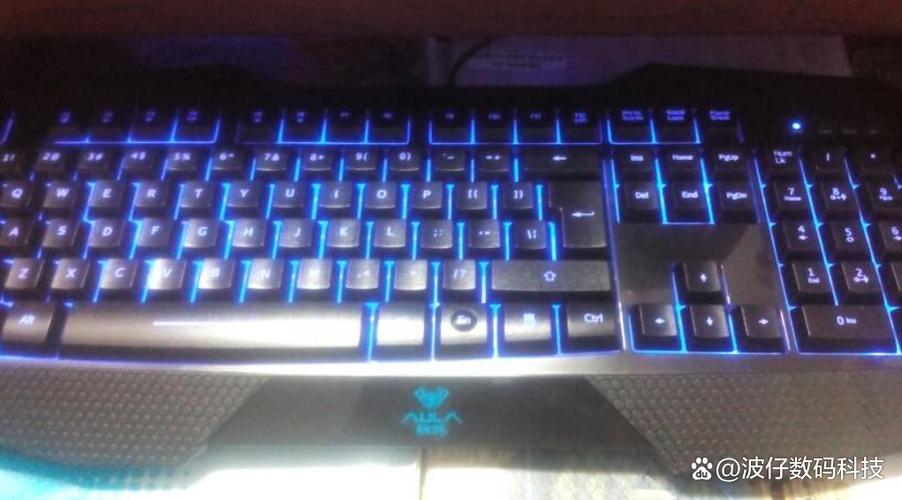 技嘉主板关机后键盘灯还亮着