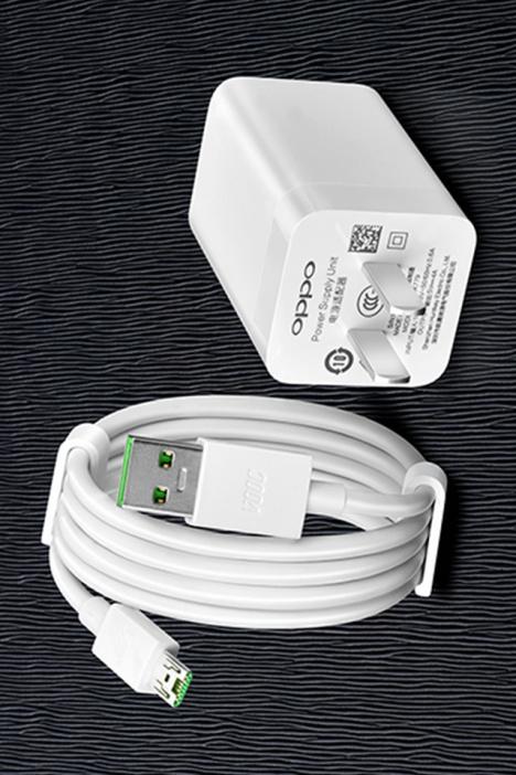 oppor11闪充功能在哪里