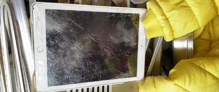 ipad屏幕摔坏了多少钱