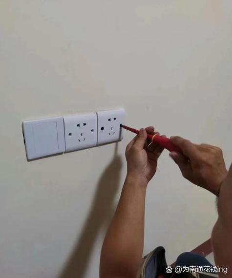 墙上插座坏了怎么换