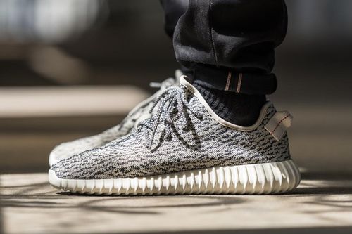最早的yeezy是哪一款