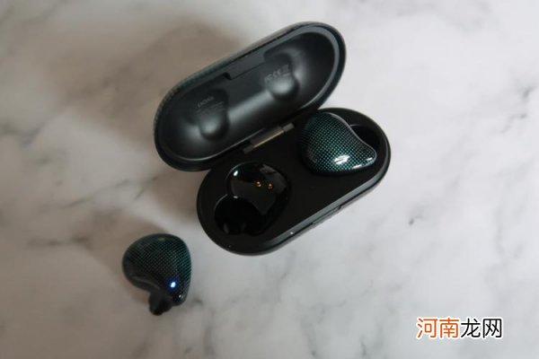 蓝牙耳机不用了放回充电仓吗