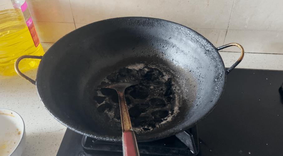 锅烧水烧干了锅还能用吗