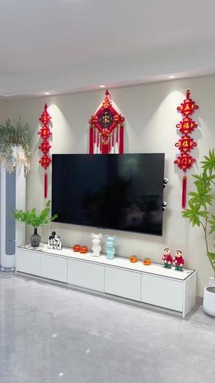 电视墙上挂什么好