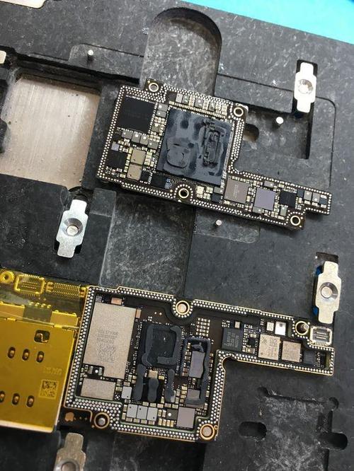 iphonex黑屏有声音不亮屏