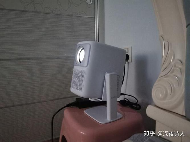 投影仪投影偏红怎么办