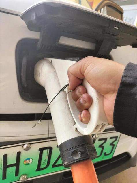 充电桩充电怎么拔下来