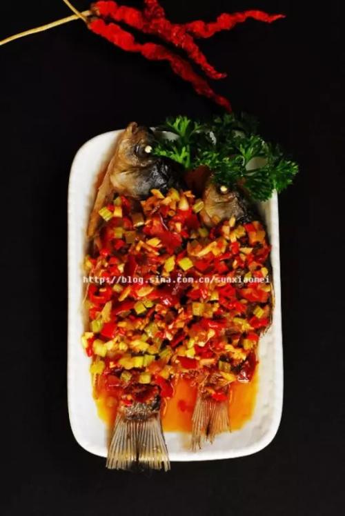 鲫鱼最爱吃的10种食物