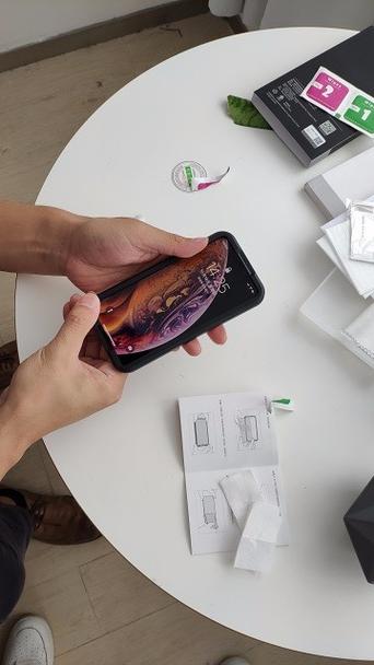 xs有必要贴钢化膜吗