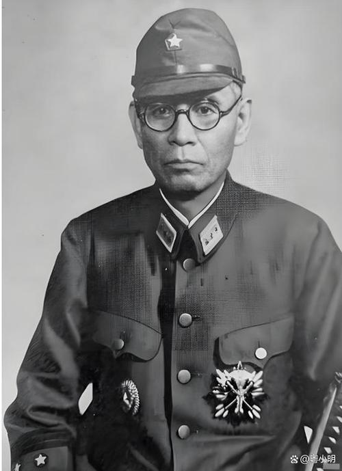 东条英机和冈村宁次谁更大