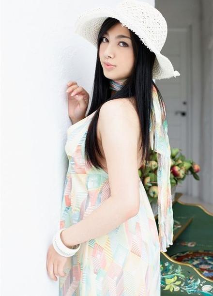 松野雅井和原央纱莉的出生背景