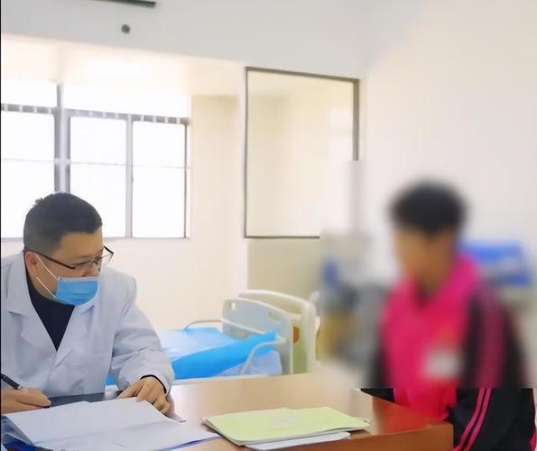 14岁少女谈吸毒后割腕