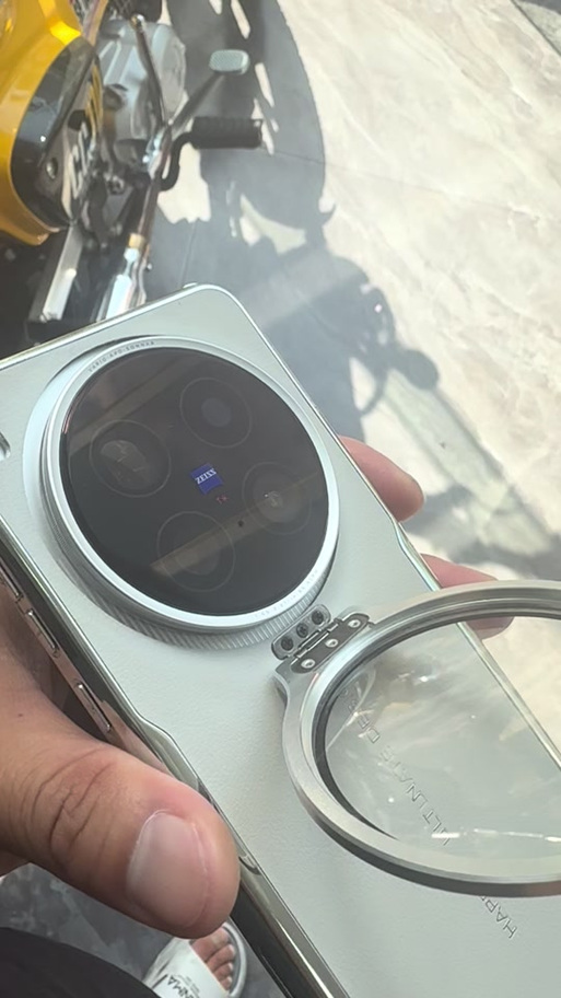 隐藏前置摄像头