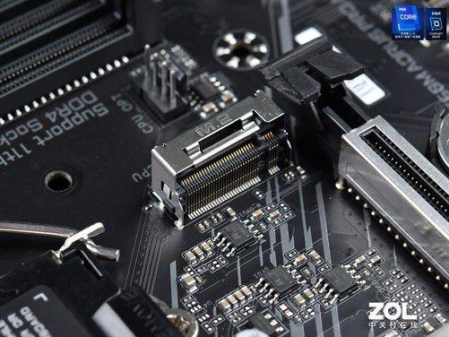 技嘉b560主板如何进bios