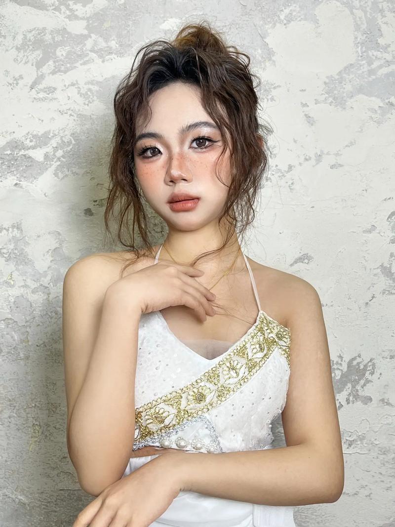 剪映如何一键美颜