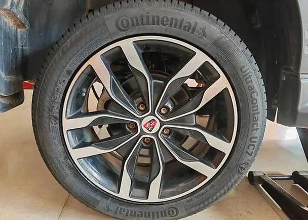 荣威rx5轮胎型号