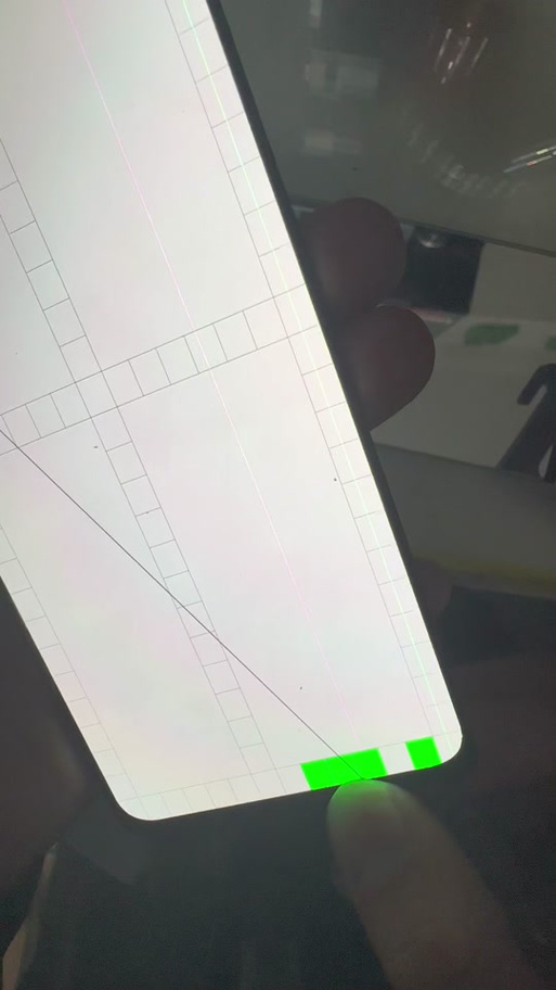 手机屏幕突然变灰色