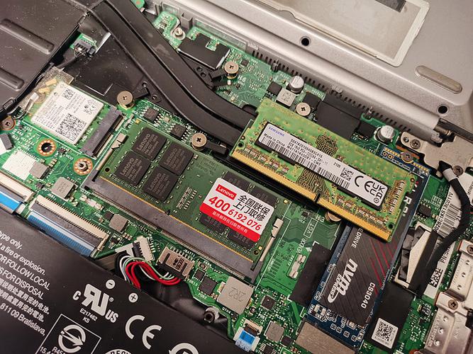 华硕b760m内存条怎么装