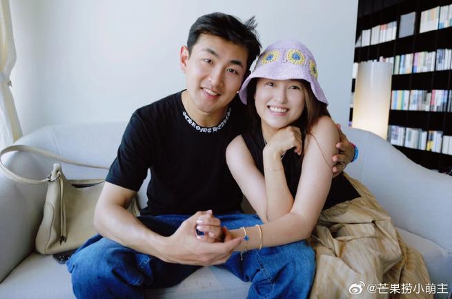 艾佳妮的爸爸是干什么的