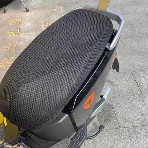 雅迪电动车坐垫锁打开视频