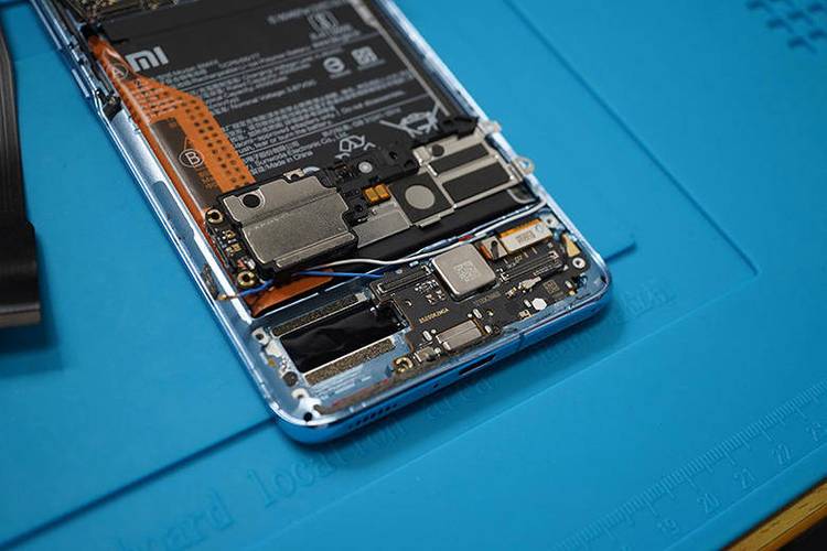 小米11pro压个盖板多少钱