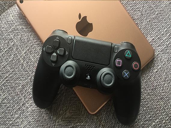 ps4怎样连接第二个手柄