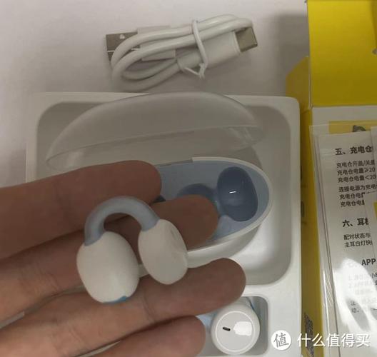 倍思蓝牙耳机充电仓充满什么指示灯