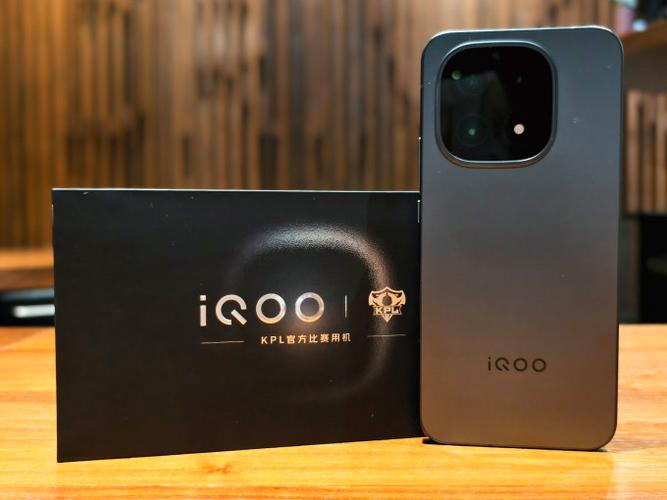 iqoo15双卡卡槽在哪