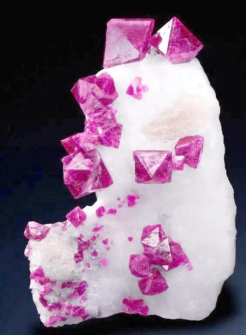 尖晶石的寓意和象征