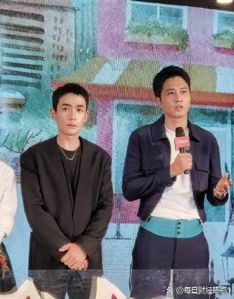 和大学同班同学谈恋爱