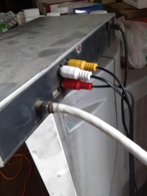 液晶电视连接卫星锅,怎么连接?图例