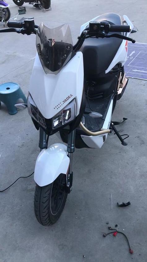 雅迪电摩x5