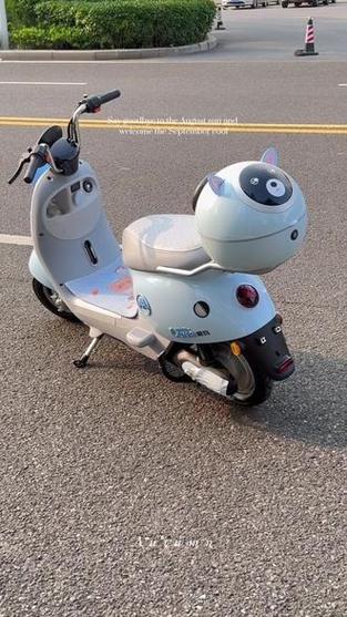电动车后备箱