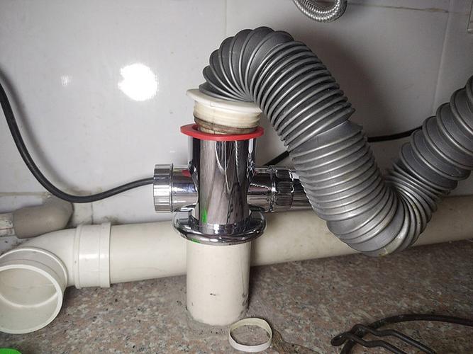 净水器进水管怎么拔出和安装