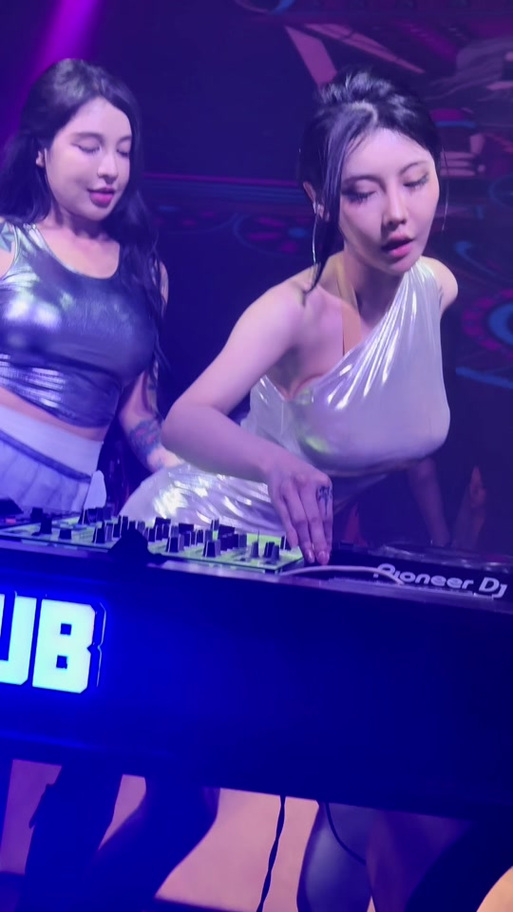美女打碟DJ舞曲视频播放