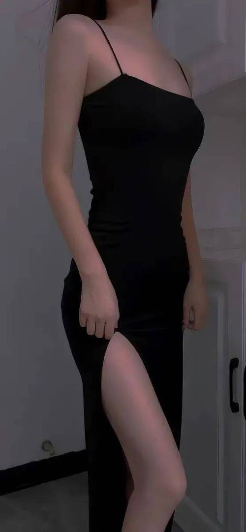 ins黑色丧背景图