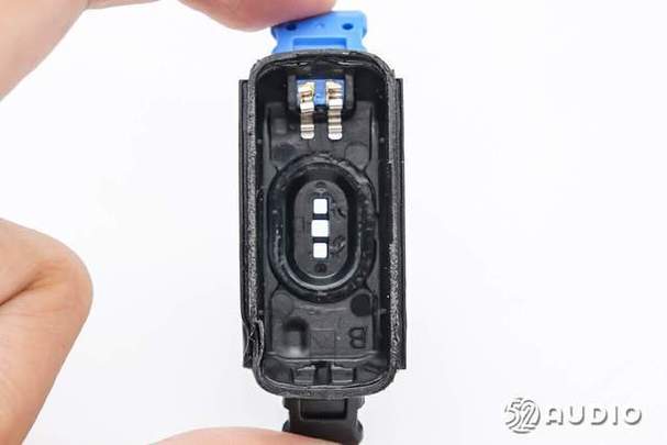 乐心手环电池更换教程