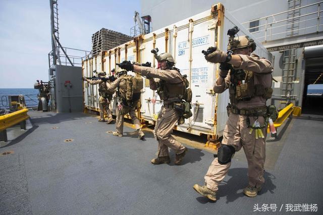 美国海豹突击队和海军陆战队