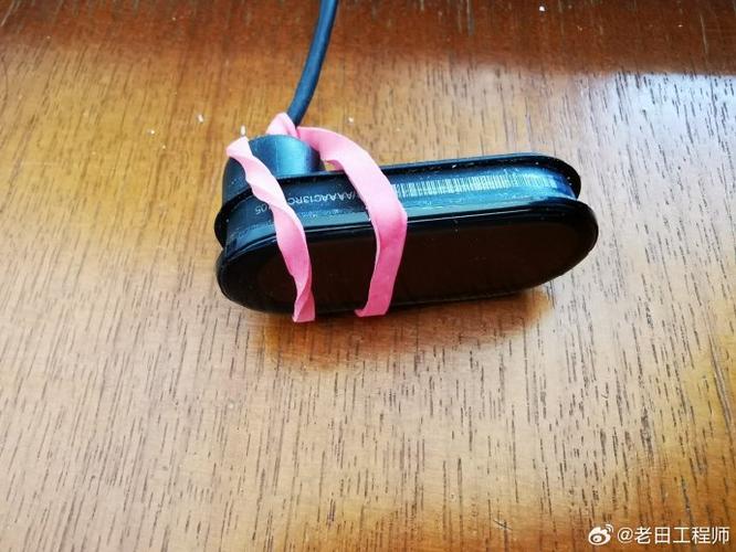小米手环3充电没反应