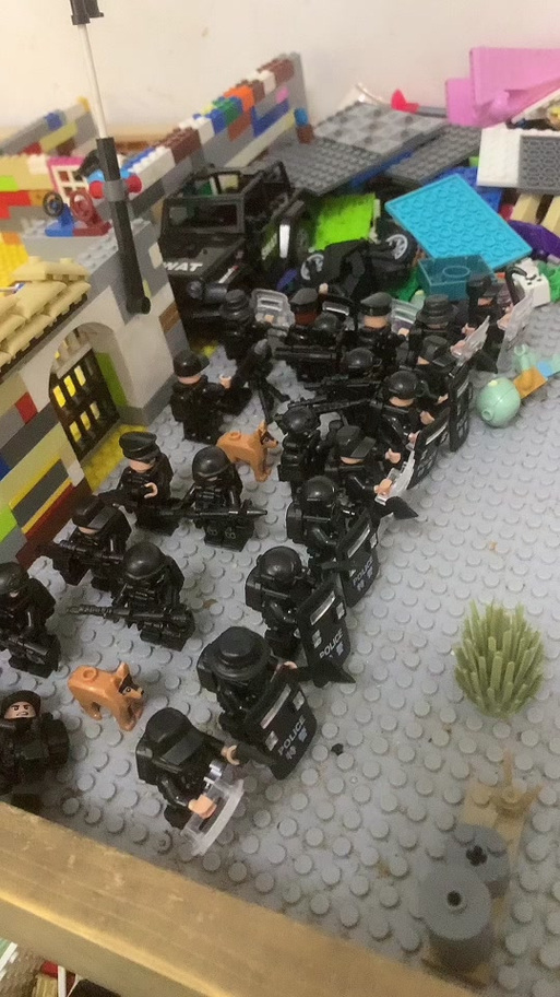 乐高特警打丧尸生化危机