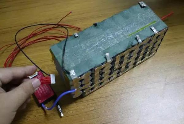 怎样组装锂电池组视频
