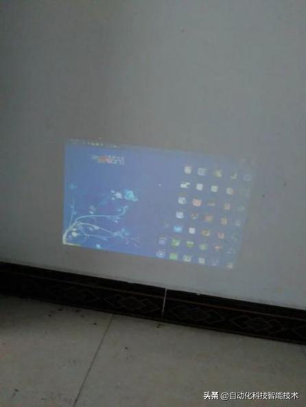 投影仪中间清晰边缘模糊