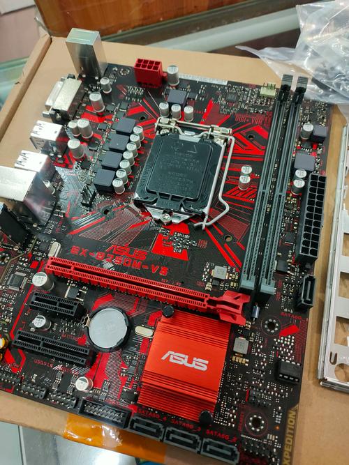 华硕主板bios5v电压红色