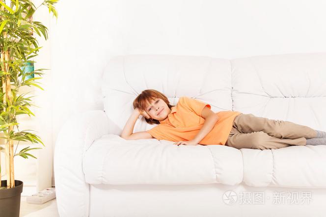妹妹在家休息