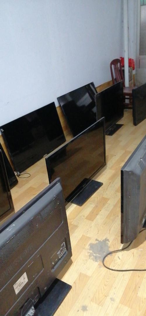 急转让二手液晶电视