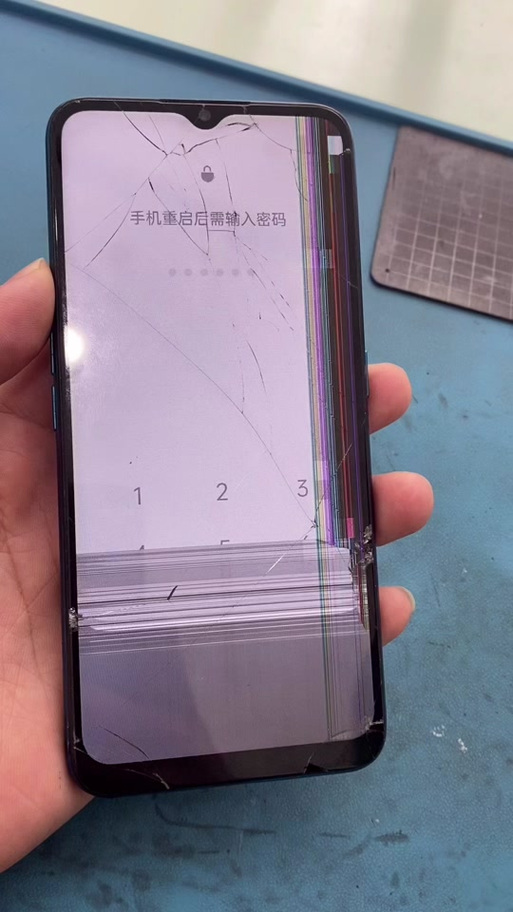 oppo手机摔了屏幕出现竖条纹