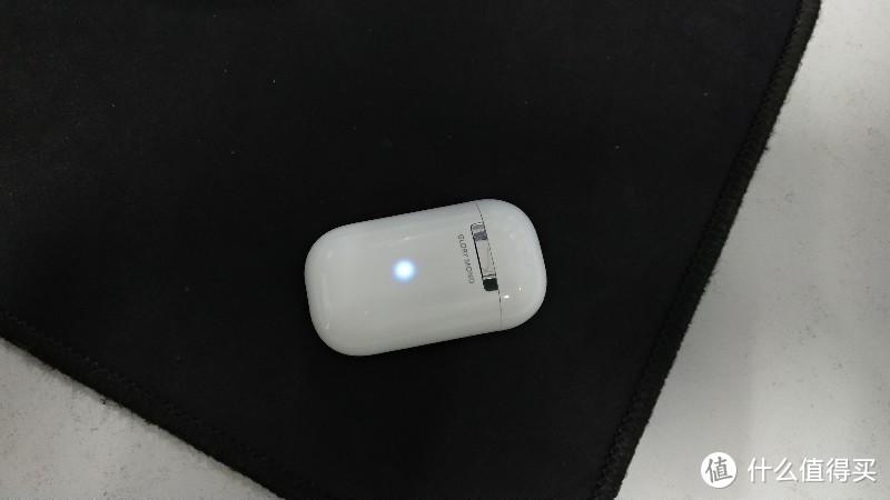 蓝牙耳机充电仓只亮一边